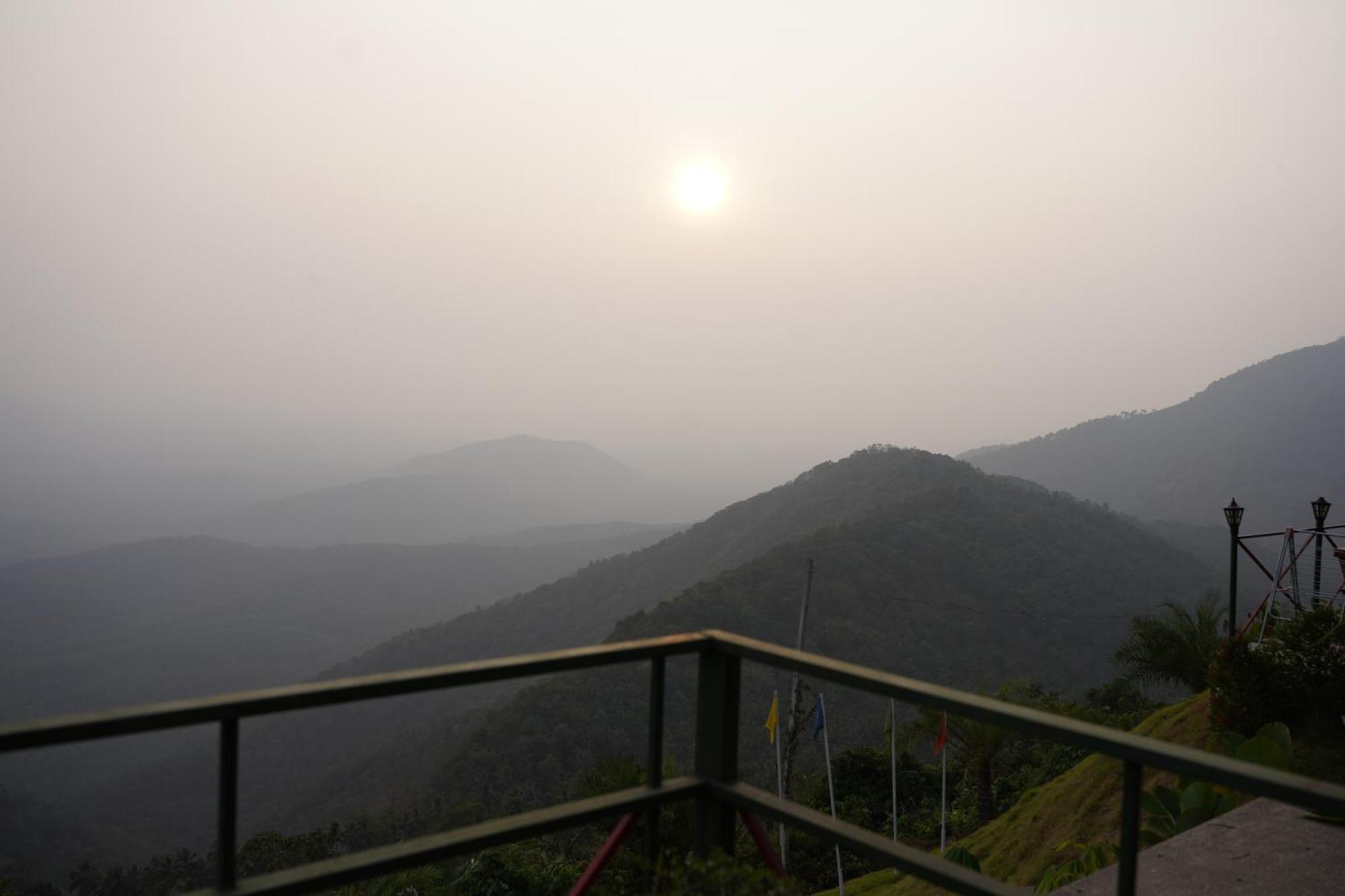 Mount Stratus Resort Vayalada Balussery Zewnętrze zdjęcie
